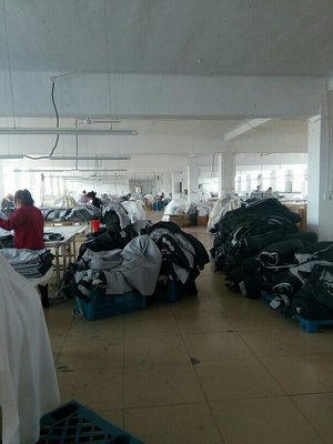 城阳区德鑫利服装加工厂 打造优质服装服饰零售服务